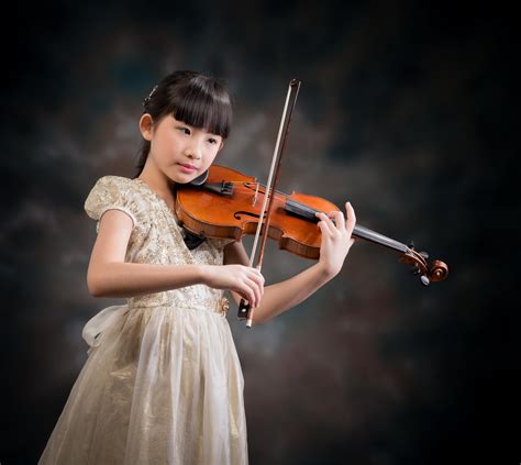 Aug 10, 2021 ... VC RISING STAR OF THE WEEK | 14-year-old Singaporean violinist Chloe Chua is gaining attention as an outstanding young artist with her ...